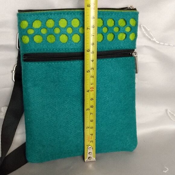 NWOT UNIQUE BOUTIQUE Modern Felt Teal/Lime Green 2 Zip Pockets Adjustable Strap - Picture 11 of 11